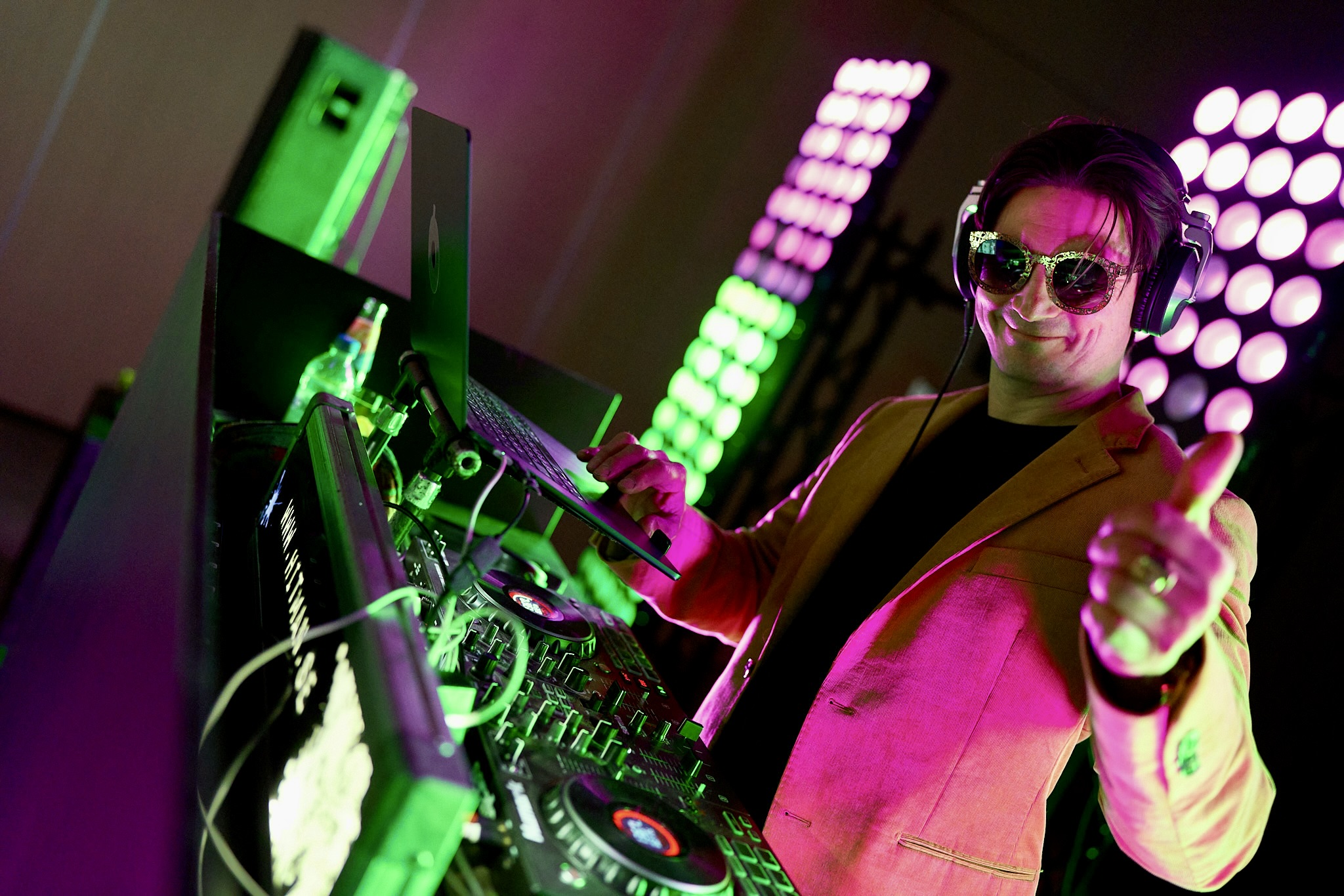 Dj Stockholm AB - Boka dj i Stockholm